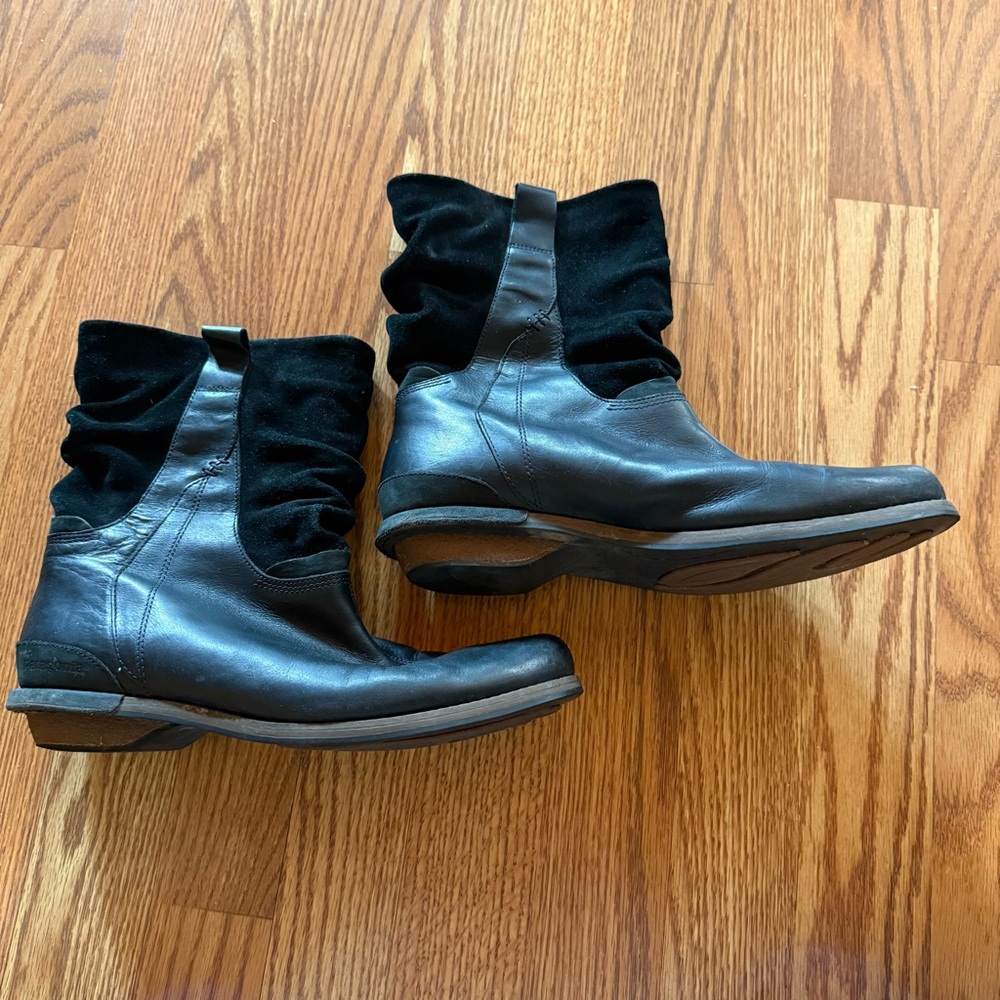 Patagonia Women’s Addie Ruffle Slouch Black Leather Boots Sz 9